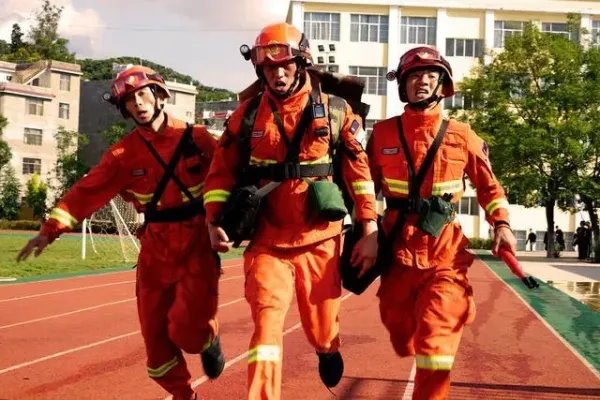 消防员为震区老乡手写感谢信!信中都写了什么?