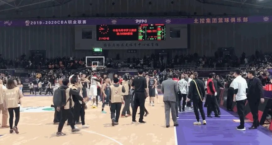 杜峰马布里冲突原因曝光！是杜峰没风度，还是马布里太较真？