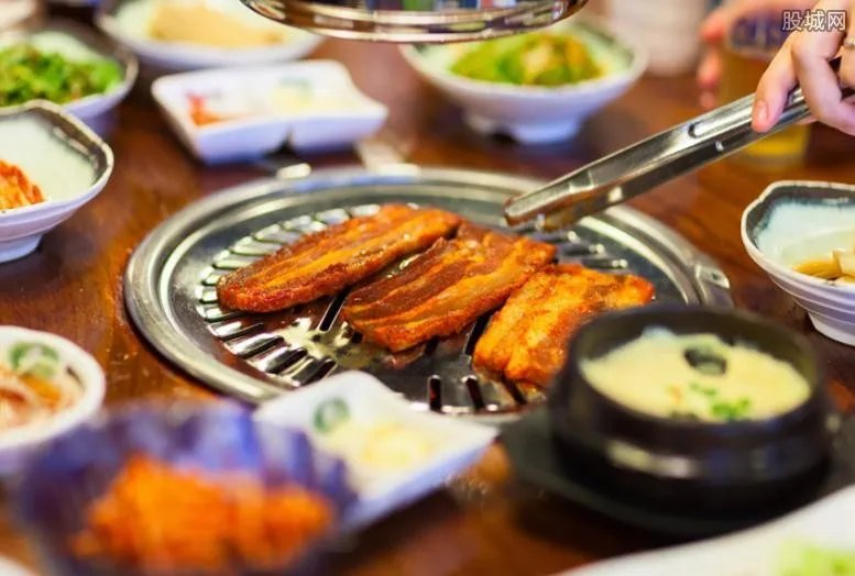 退休女子吃霸王餐 法庭之上蛮不讲理顶撞法官