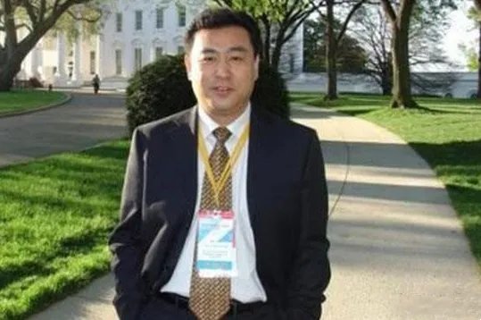 央视主播张宏民独自吃雪糕被嘲这是怎么回事？