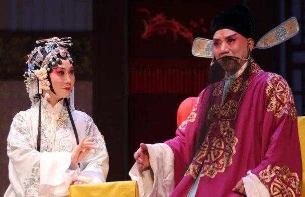 压轴是最后一个还是倒数第二个?倒数第二个(最后是压台)