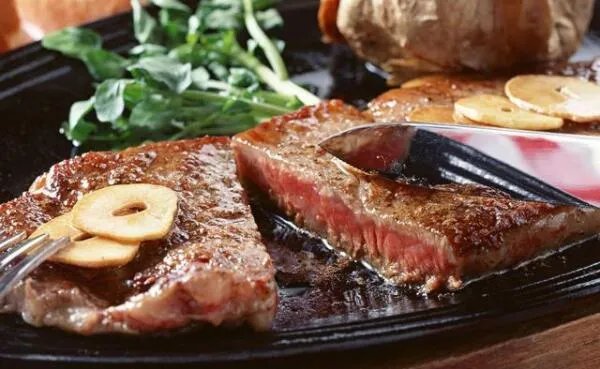 牛排八分熟丢人吗，八分熟最难吃（点八分熟显然很丢人）