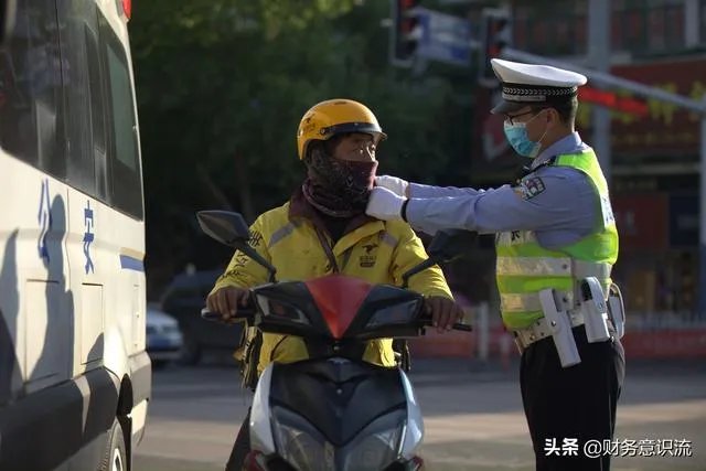 头盔目前价格都在多少钱了？