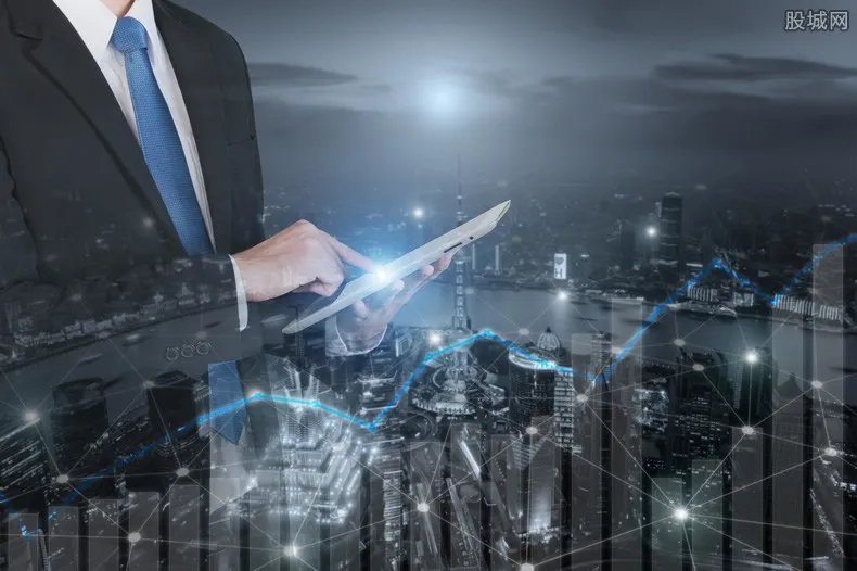 央视新闻曝光普顿外汇 该公司董事长及老板是伊凡？