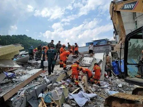 四川泸县地震时,发生了哪些令人感动的事情?