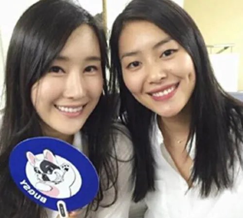 崔始源妹妹刘雯晒出合影 石榴夫妇被疑假戏成真