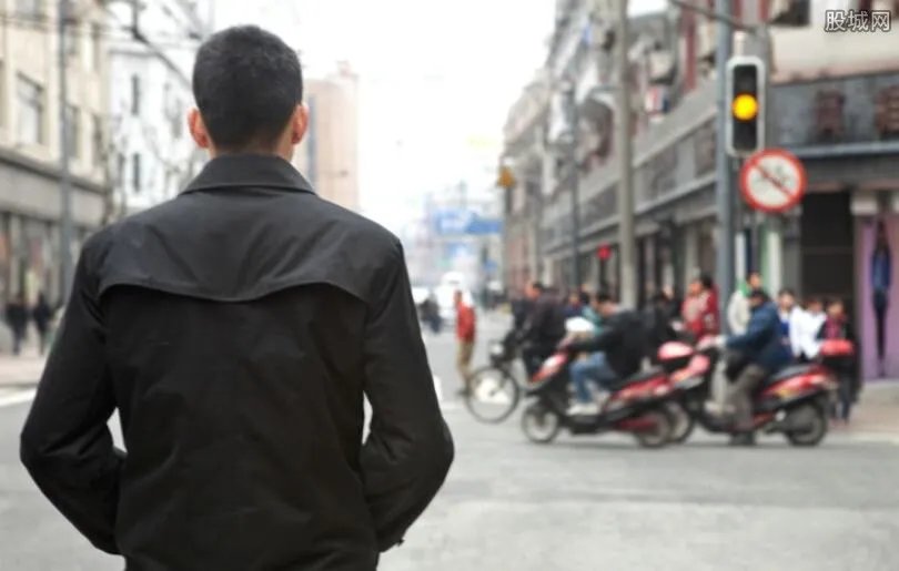 最帅90后富二代 疑为苏宁董事长之子