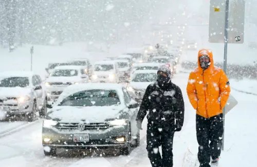 暴雪蓝色预警继续,涉及河北内蒙古等多地,这波暴雪天气会带来哪些影响?