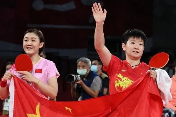 今日稳拿两枚金牌 打羽毛球的好处