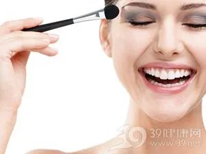 乳房按摩操怎么做