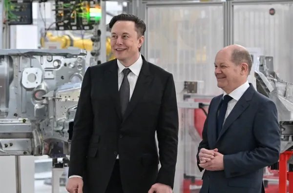 马斯克儿子要求更改名字并断绝关系，他为什么要这么做？