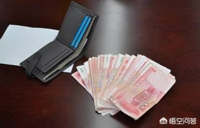 的哥捡到包归还时要求打表