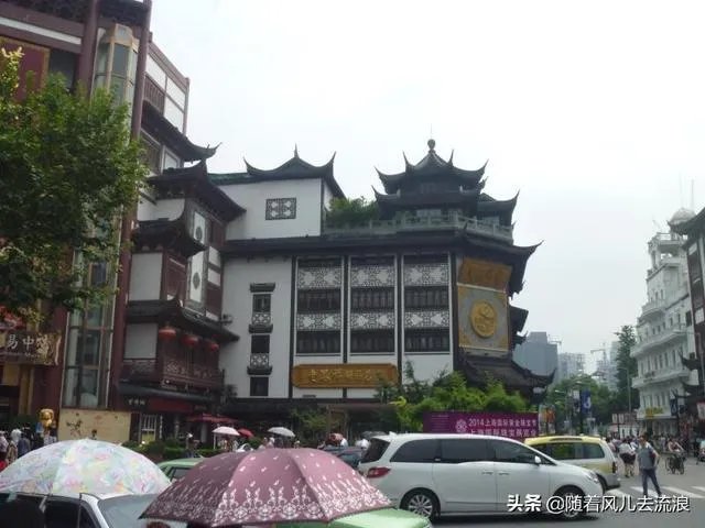 上海旅游住哪里比较方便？