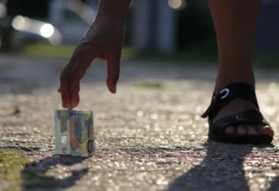 梦见捡钱是什么预兆 梦见捡钱是什么意思