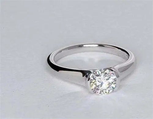 订婚需要戒指吗 订婚戒指戴哪个手指合适