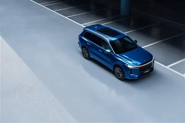 不可思议！理想汽车总裁7天内减持两次理想，理想到底发生了什么？