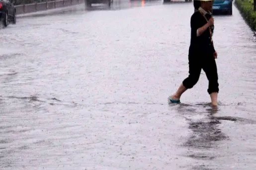 北方又一轮较强降雨来袭，这是否会影响人们的正常出行？