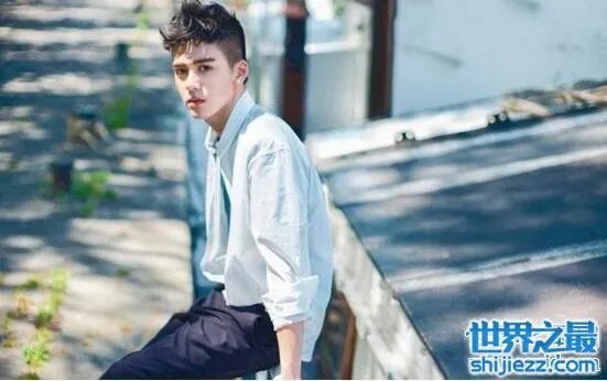 曾舜晞的女朋友是谁，曾舜晞张雪迎一见钟情怎么回事 