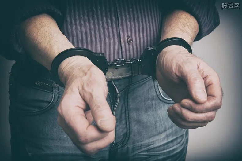 加前外交官中国被拘 与华为事件有关系吗？