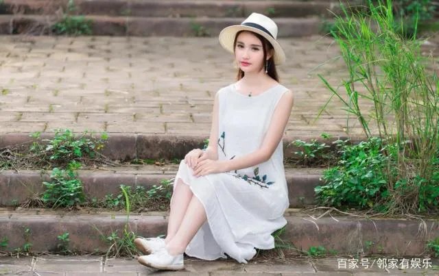 冯提莫为啥上节目再也不穿短裤了？她到底经历了什么？