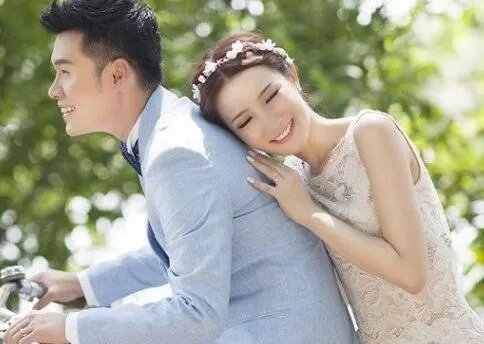 陈赫女友许婧结婚照曝光 许婧周游全球忘却离婚烦扰