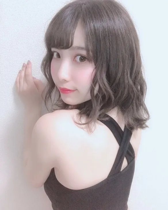 和服下藏着大欧派!正妹纱爱雪白双峰散发浓郁魅力!