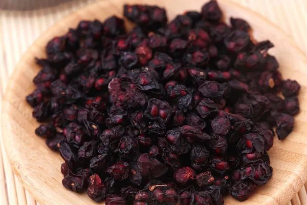 五味子泡水喝治失眠吗