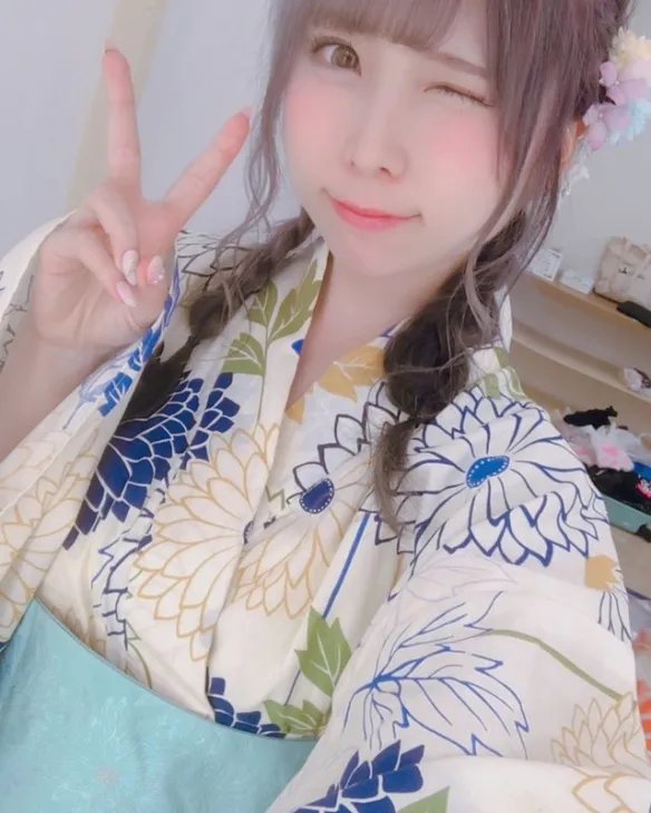 和服下藏着大欧派!正妹纱爱雪白双峰散发浓郁魅力!