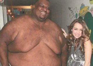 全世界最重的人之一曼尼·亚伯勒,最终也死于肥胖