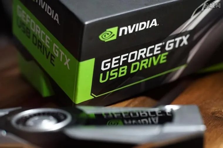 英伟达股价再跌 市值缩水数百亿美元受财报逾期影响