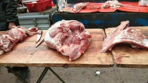 男友考上清华猪肉特价？系促销广告