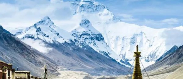 中国登山队首次登上珠穆朗玛峰