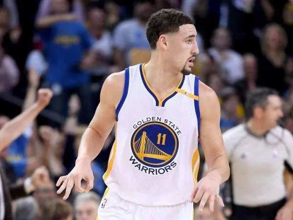 汤普森训练连中12记三分,他什么时候才能正式复出?