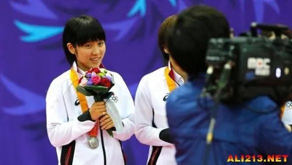 日本00后女乒萝莉网络走红 貌美可爱萌翻网友