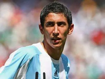 迪马利亚右腿肌肉受伤吗?