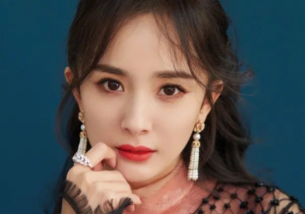 杨幂父亲的身份曝光！怪不得一直没公开，背景原来如此深厚，你知道是谁吗？