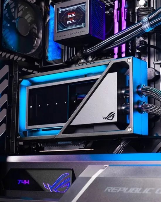 RTX 4090卡皇登场:使用液态金属 被炒到59999元