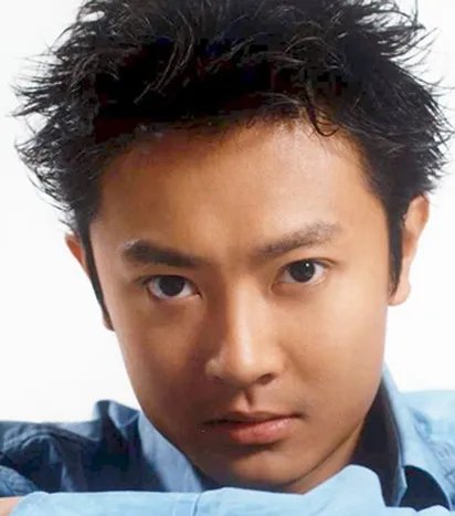 印小天和曹颖激吻照怎么回事？ 双方回应各不同