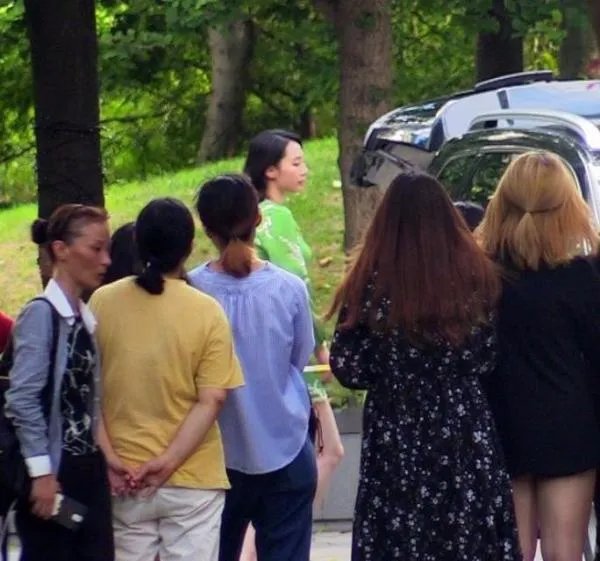 白百何现小区拍戏是真的吗？