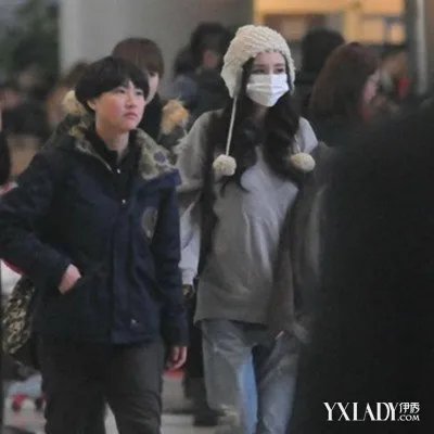 杨幂怀孕巨肚照曝光自曝变回大饼脸