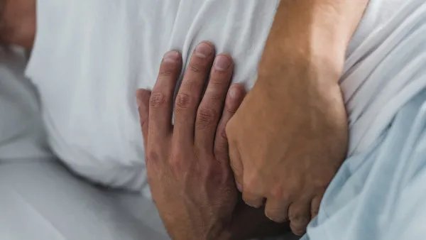 哪类人群容易得肠癌？8类人属于肠癌高风险群体