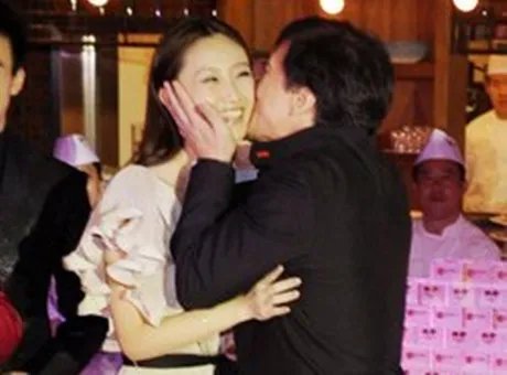 徐静蕾式亲吻法怎么来的 气质女星任观察员