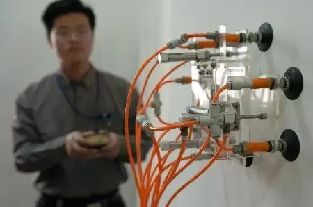 苏州大学开发出了可分可聚的液体机器人，未来可以用于哪些方面呢？