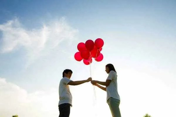 麻辣鸡官宣怀二胎，他们夫妇两人有什么甜蜜故事