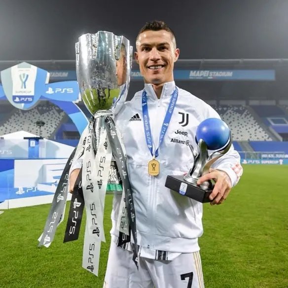 2022世足大嫂团第一人！C罗身边最辣的那道风景线！