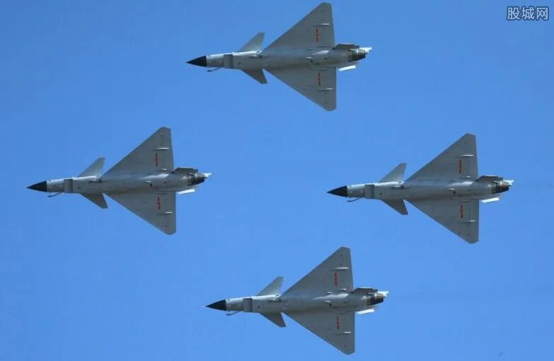 普京笑谈危险伴飞 瑞士军机迫近普京专机