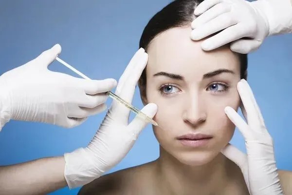 难以置信！深圳31岁女子整容后智力降至1岁婴儿水平！