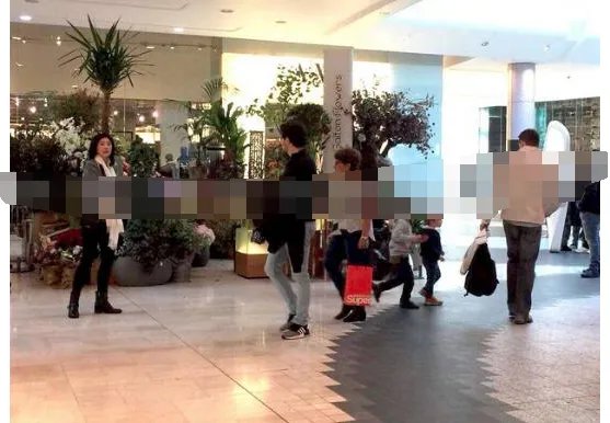 英拉兄妹为何现身新加坡酒店?