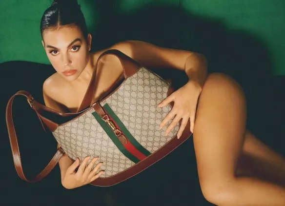 2022世足大嫂团第一人！C罗身边最辣的那道风景线！