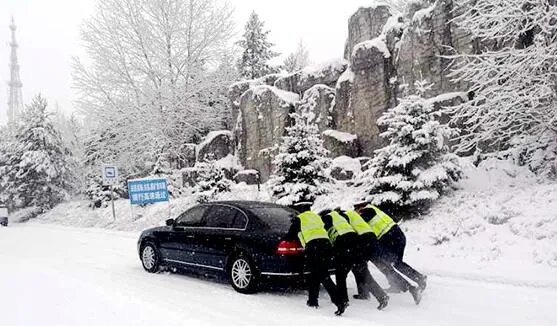 漠河降雪量已达入秋最大级别是什么情况 居民:积雪深度超过10厘米